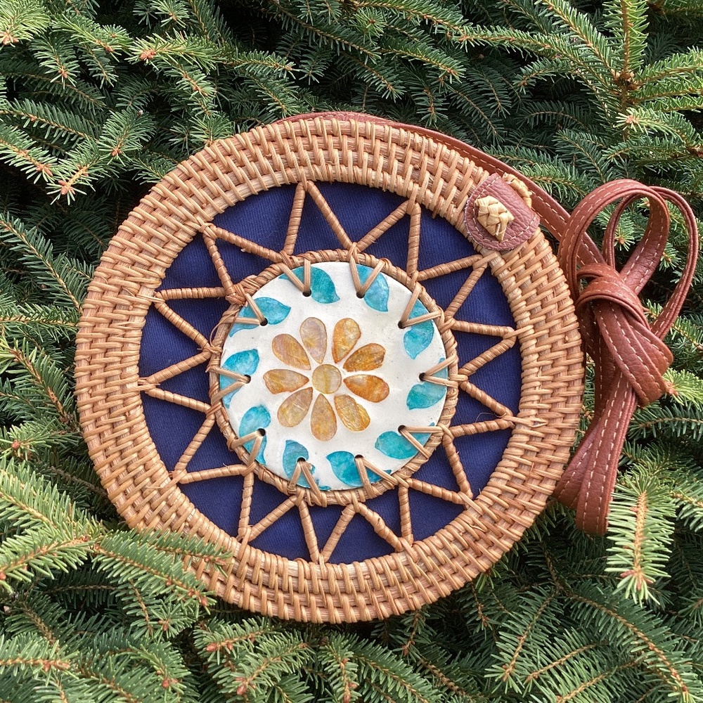 Wicker Rattan Round Front Design Crossbody Handbag - image 1